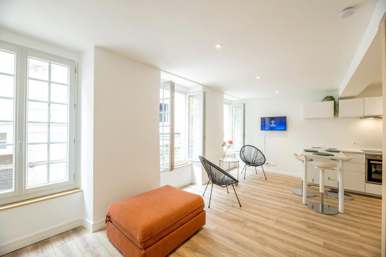 Quartier Du Chateau, Superbe Appartement Avec Parking Pau Ngoại thất bức ảnh